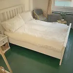 Fantastic 3 Bed Beachfront Flat With Seaview