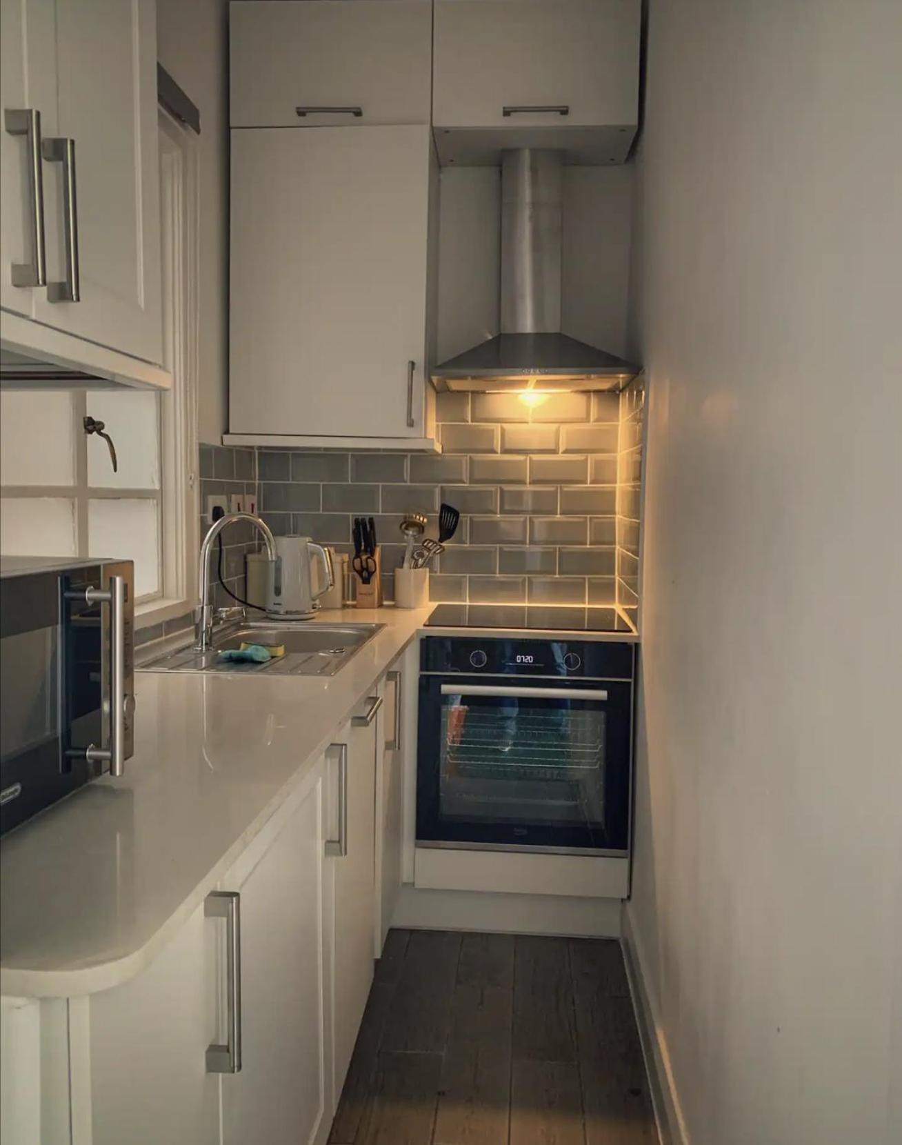 Fantastic 3 Bed Beachfront Flat With Seaview Margate